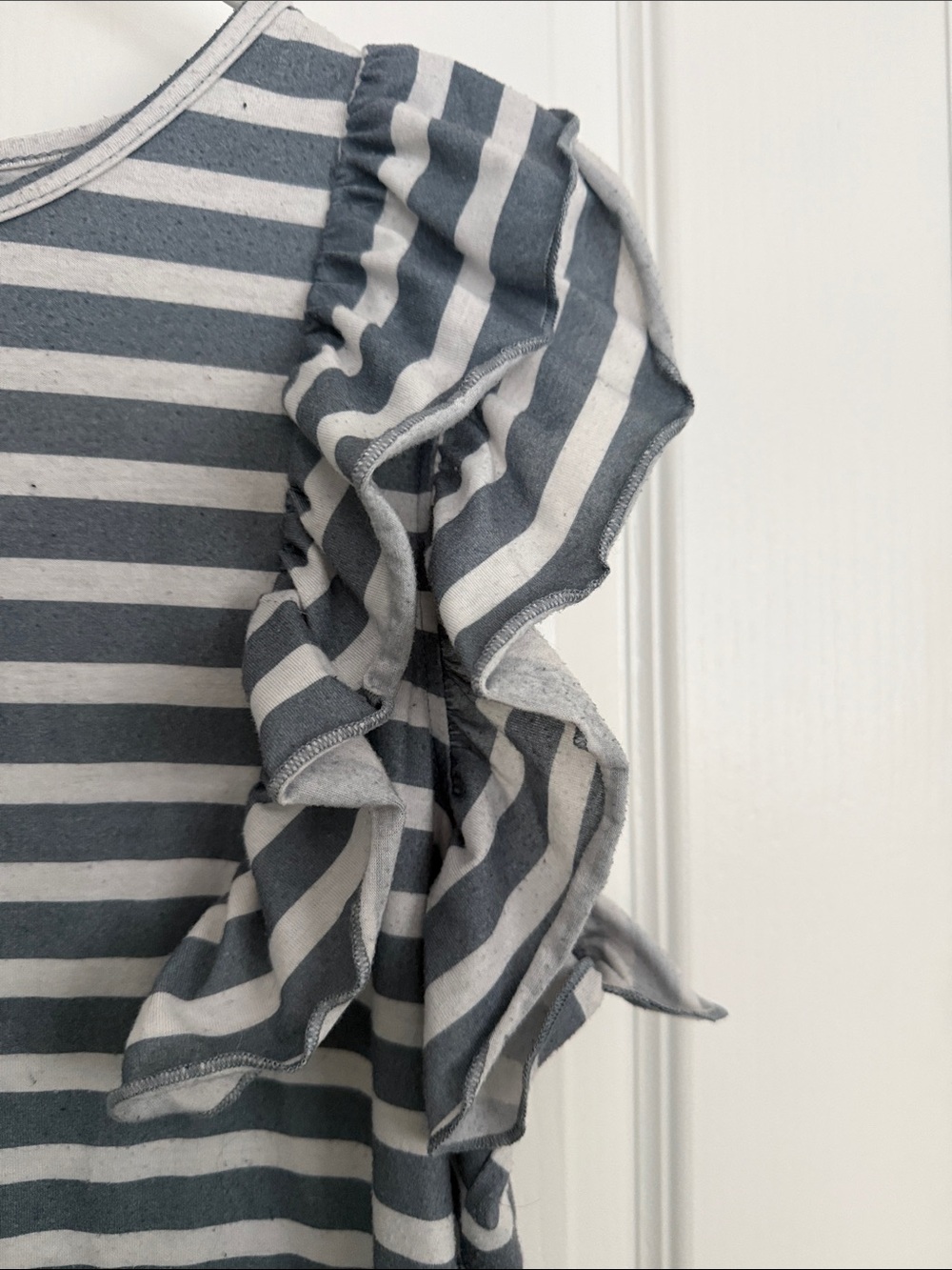 Striped Ruffle Sleeve Tee (L) - Picture 4 of 5